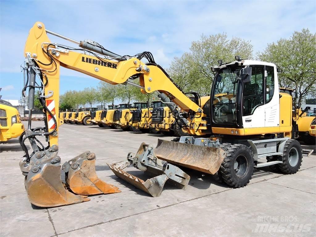 Liebherr A910 Gumikerekes kotrók