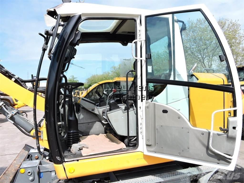 Liebherr A910 Gumikerekes kotrók