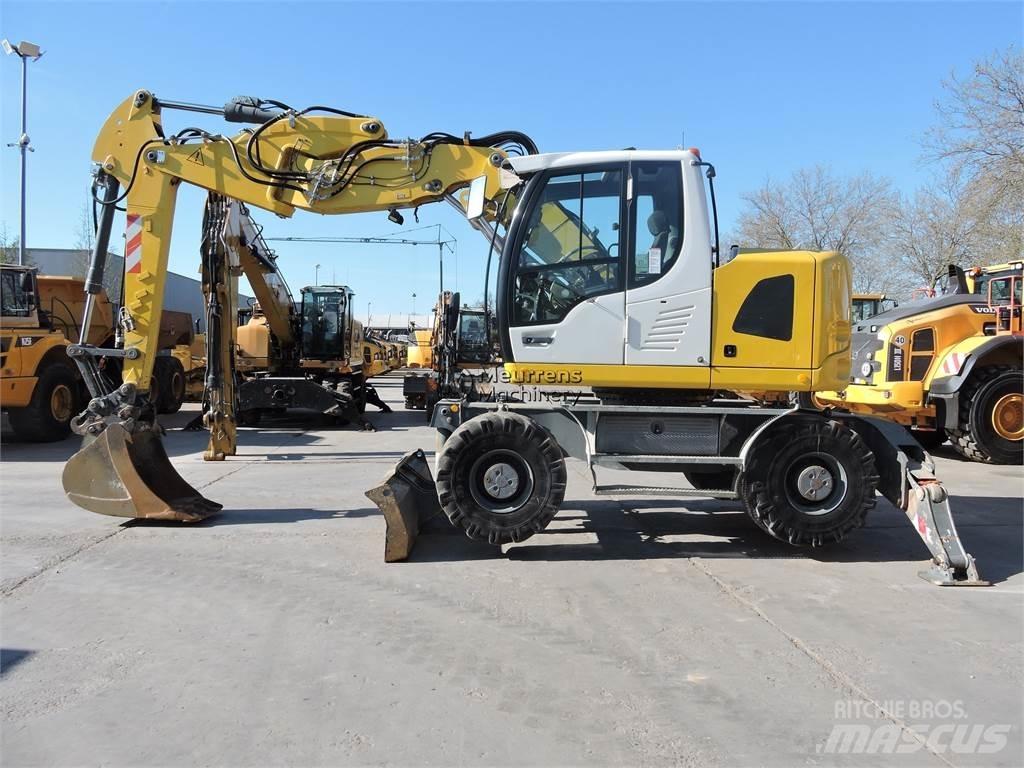 Liebherr A914 Gumikerekes kotrók