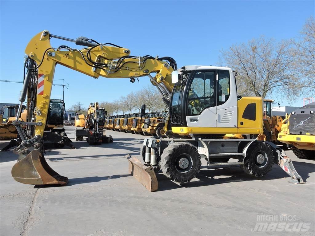 Liebherr A914 Gumikerekes kotrók