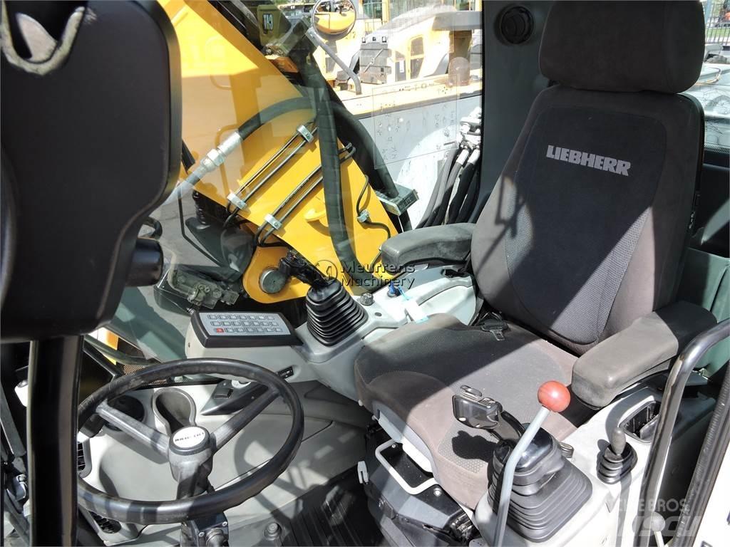Liebherr A918 Gumikerekes kotrók