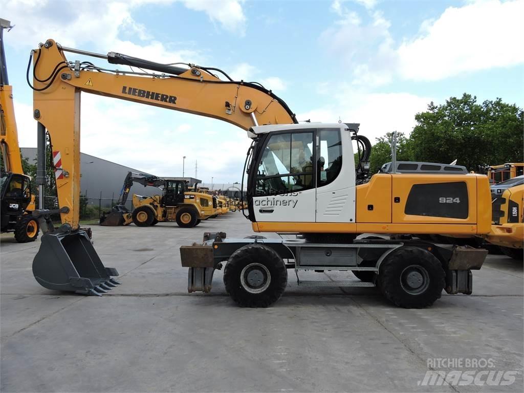 Liebherr A924 Gumikerekes kotrók