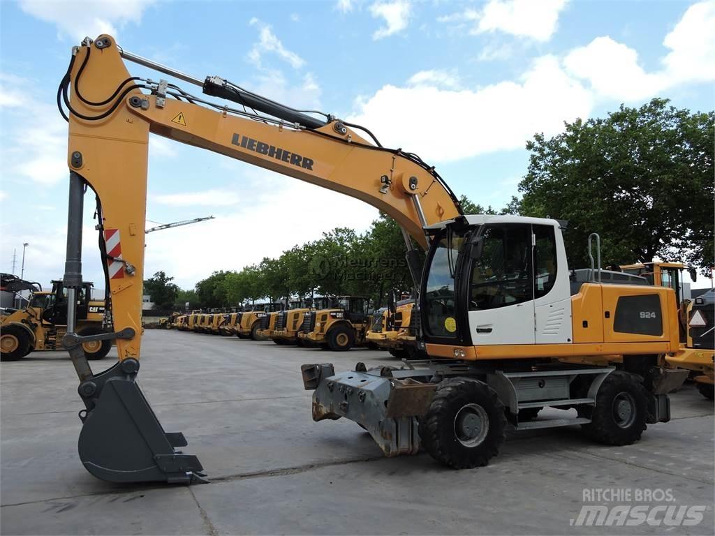 Liebherr A924 Gumikerekes kotrók