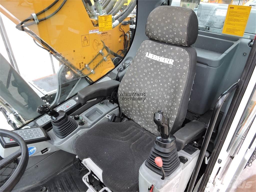 Liebherr A924 Gumikerekes kotrók