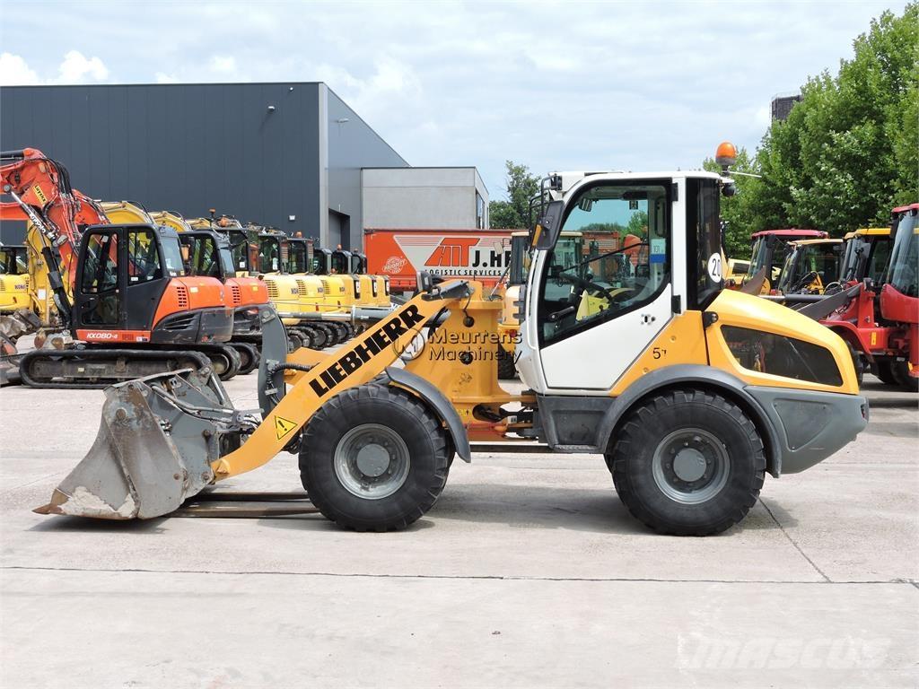 Liebherr L508 + FORK Gumikerekes homlokrakodók