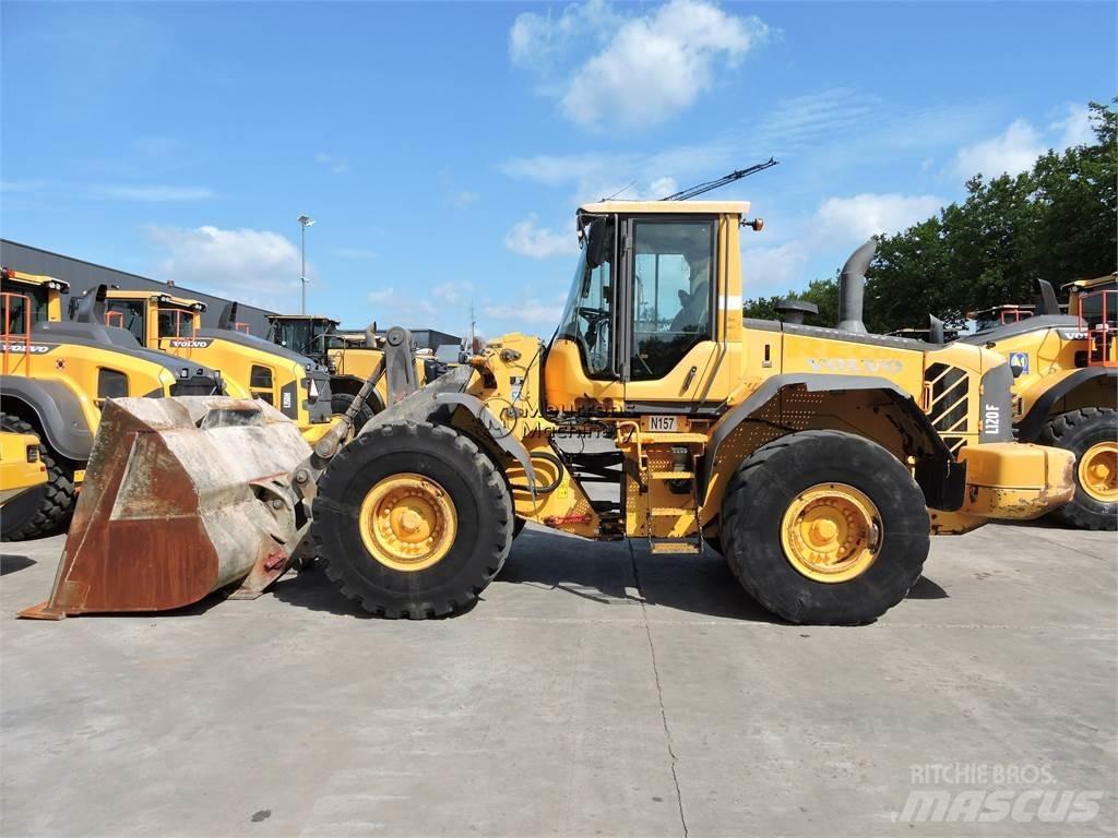 Volvo L120F Gumikerekes homlokrakodók