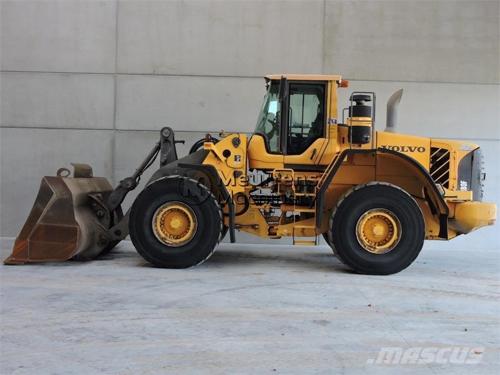 Volvo L180F Gumikerekes homlokrakodók