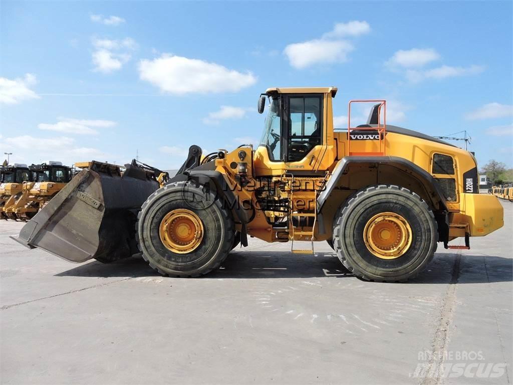 Volvo L220H Gumikerekes homlokrakodók