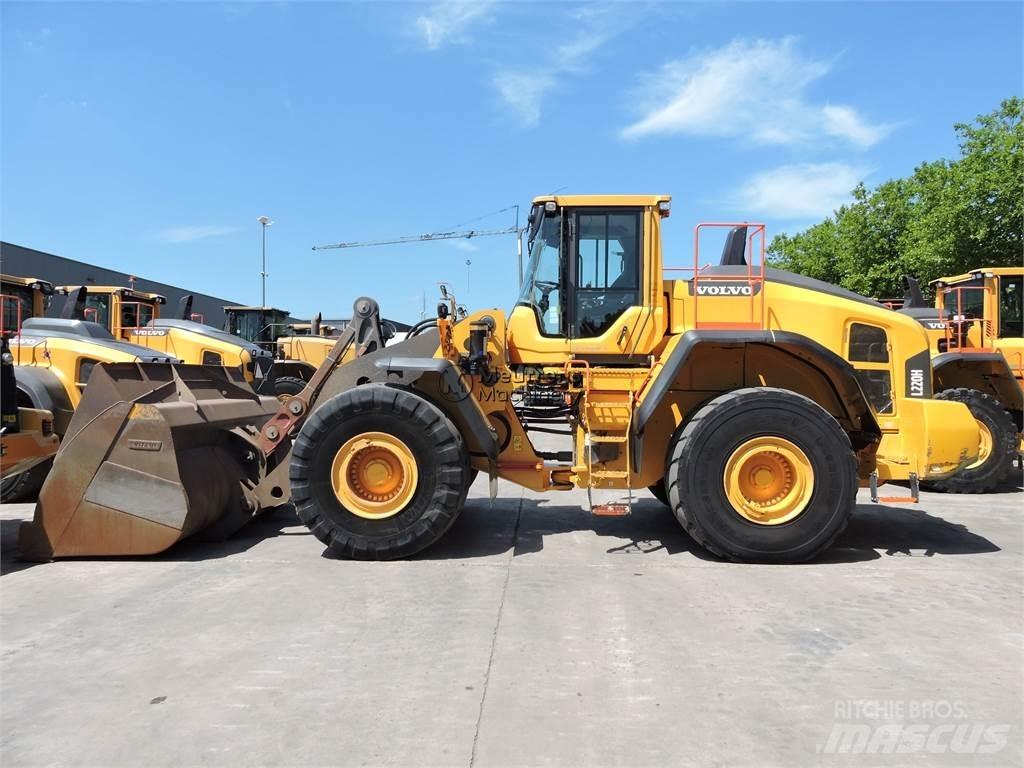 Volvo L220H Gumikerekes homlokrakodók