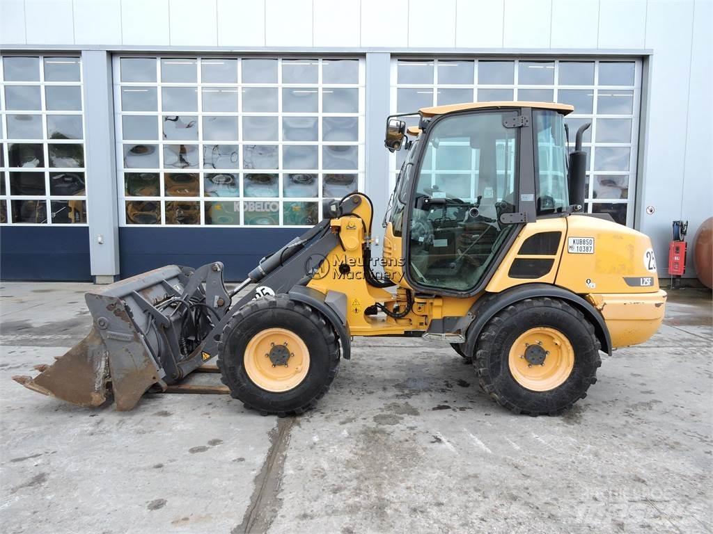 Volvo L25F Gumikerekes homlokrakodók