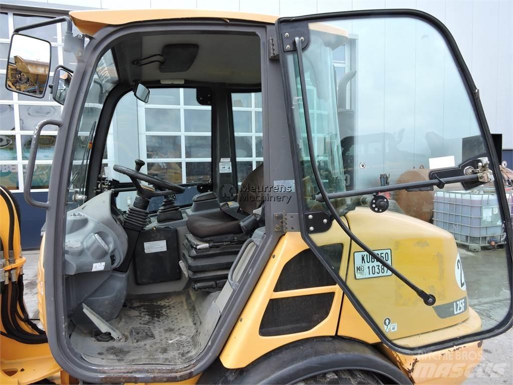 Volvo L25F Gumikerekes homlokrakodók