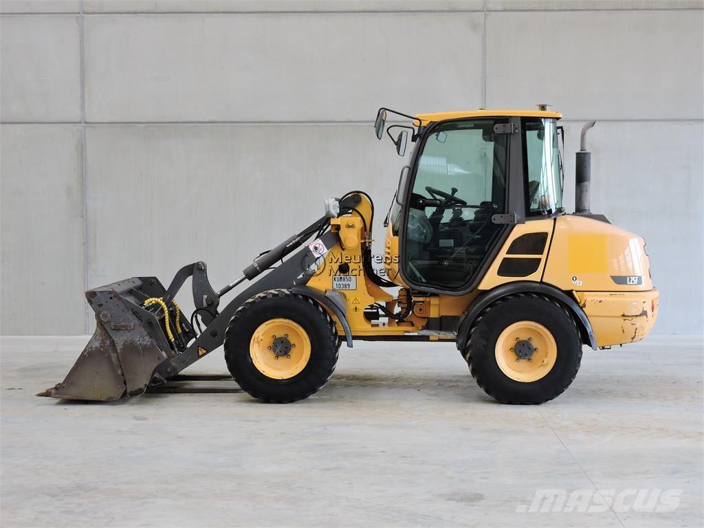 Volvo L25F + FORK Gumikerekes homlokrakodók