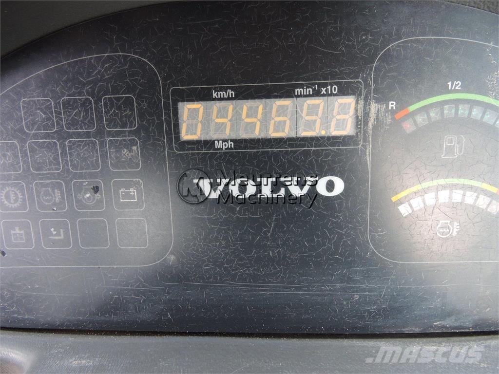 Volvo L30B Gumikerekes homlokrakodók