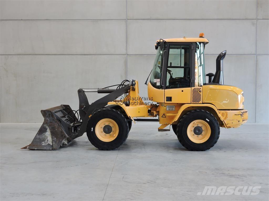 Volvo L30G Gumikerekes homlokrakodók