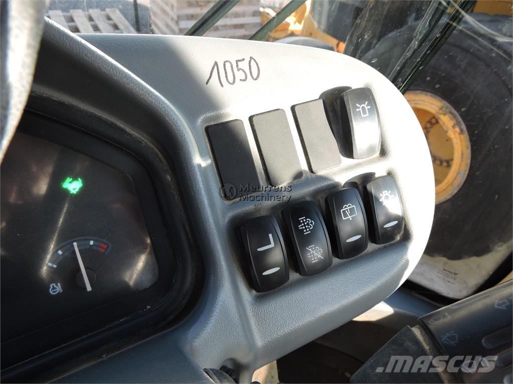 Volvo L30G Gumikerekes homlokrakodók