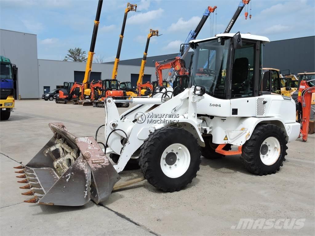 Volvo L30G + FORK Gumikerekes homlokrakodók