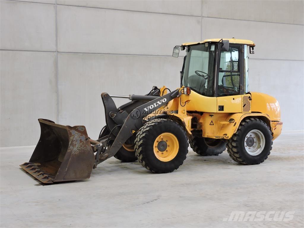 Volvo L35B Gumikerekes homlokrakodók