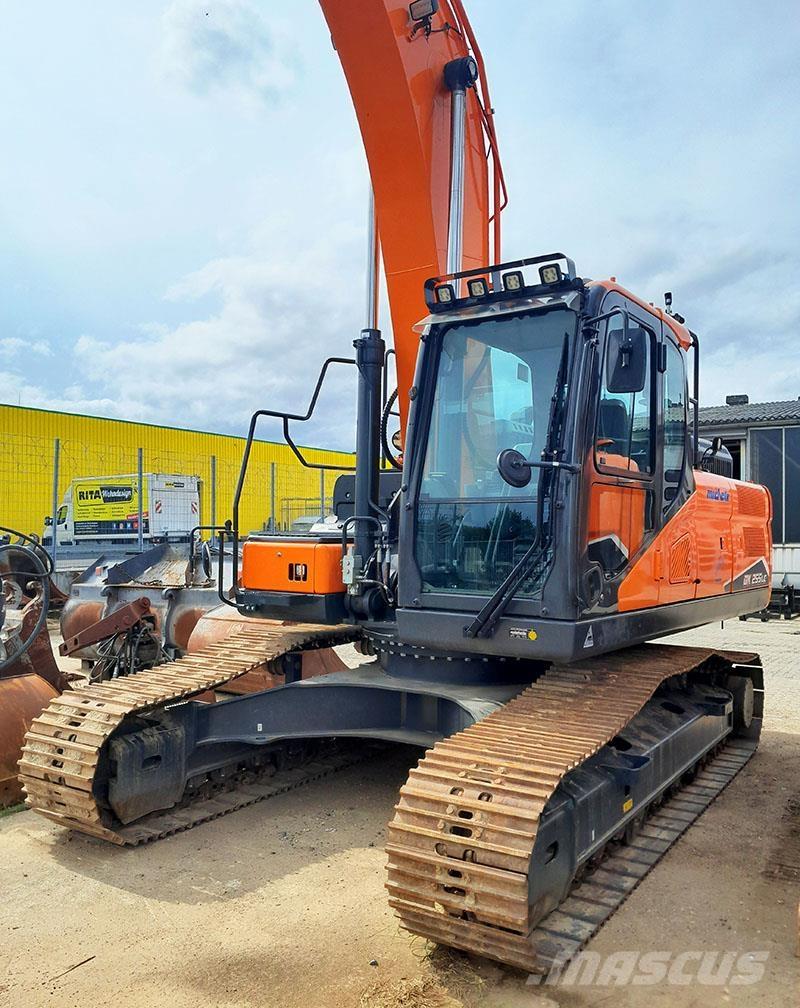 Develon DX 225 LC-7 Lánctalpas kotrók