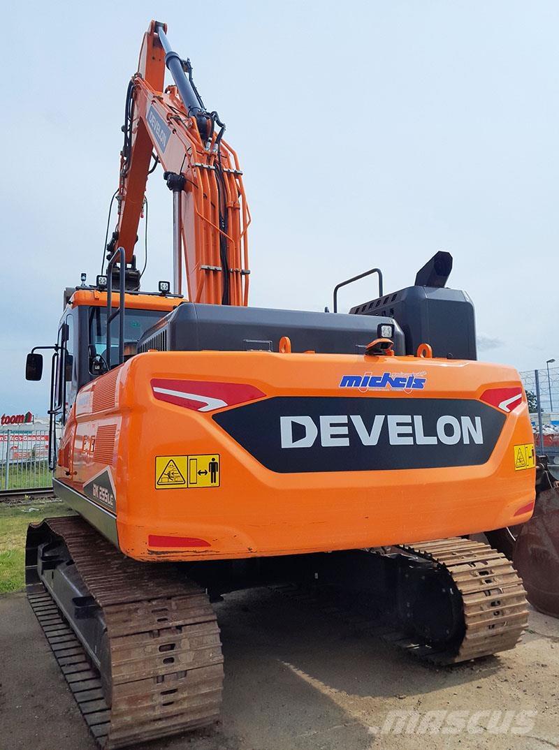 Develon DX 225 LC-7 Lánctalpas kotrók
