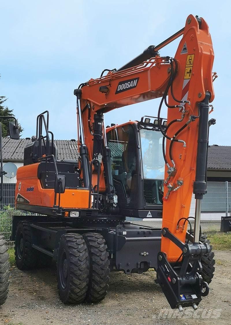 Doosan DX 160 W-7 Gumikerekes kotrók