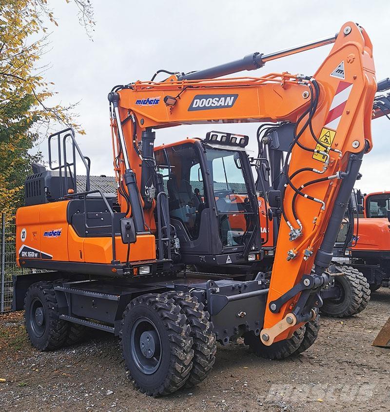 Doosan DX 160 W-7 Gumikerekes kotrók