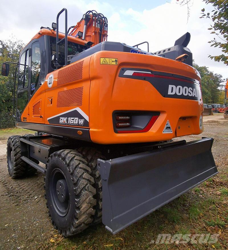 Doosan DX 160 W-7 Gumikerekes kotrók