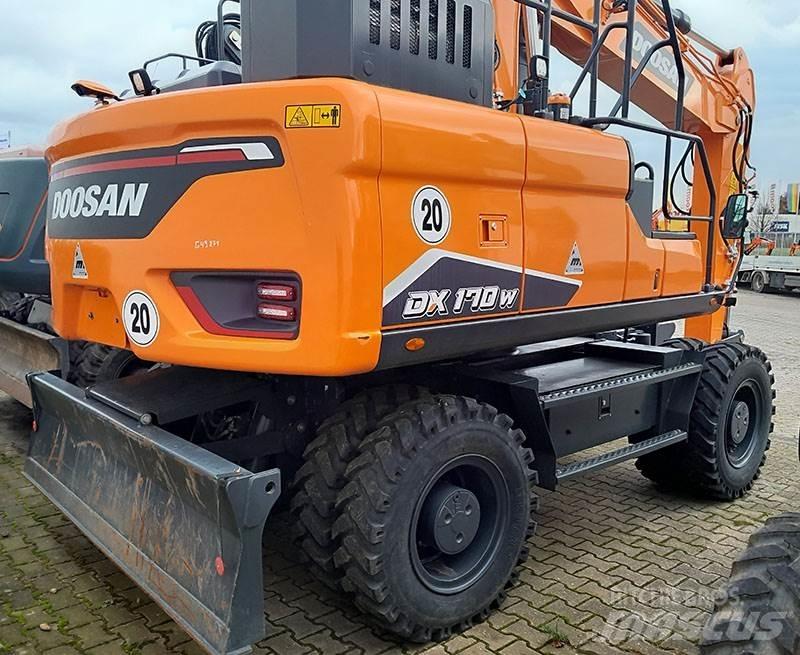 Doosan DX 170 W-7 Gumikerekes kotrók