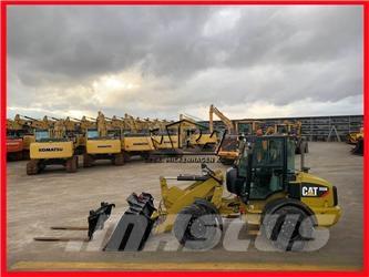 CAT 908 M Gumikerekes homlokrakodók