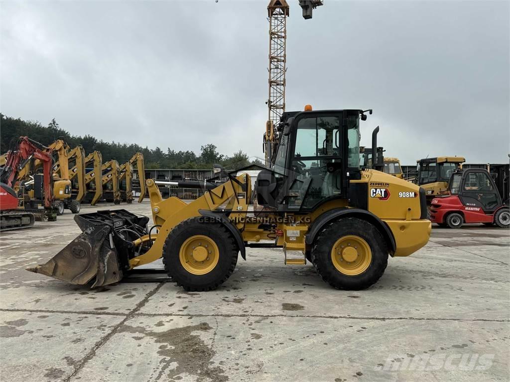 CAT 908 M Gumikerekes homlokrakodók