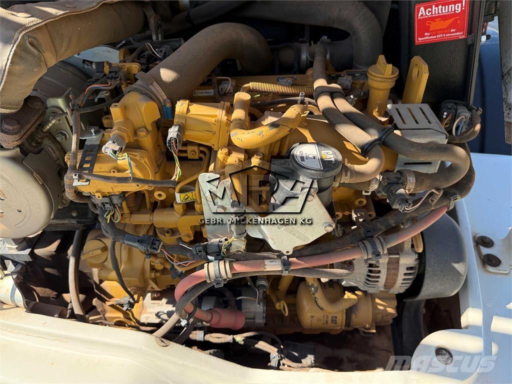 CAT 908 M Gumikerekes homlokrakodók