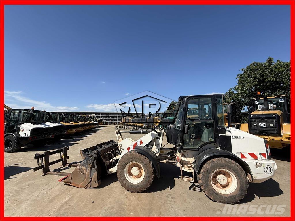 CAT 908 M Gumikerekes homlokrakodók