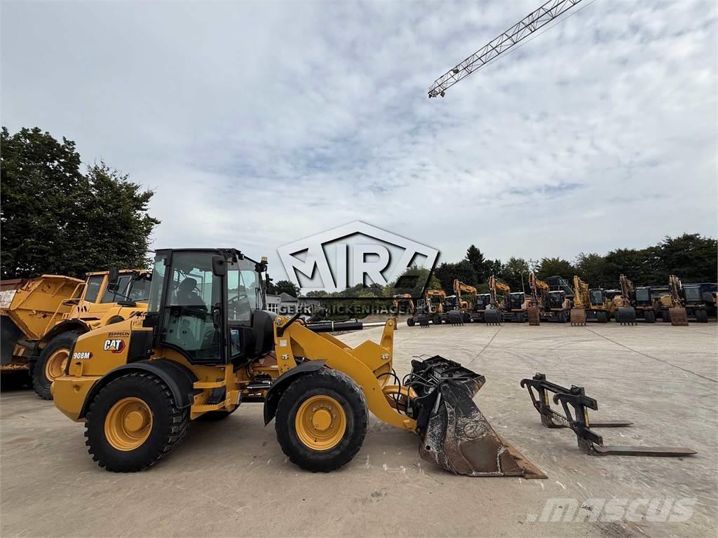 CAT 908 M Gumikerekes homlokrakodók