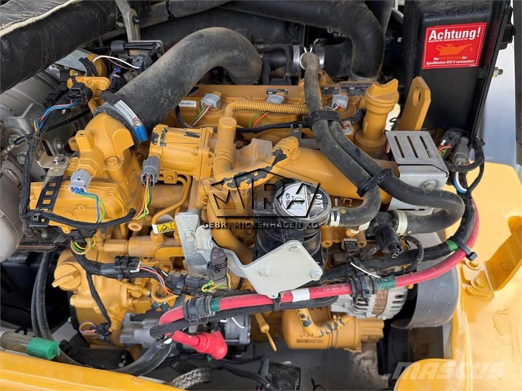 CAT 908 M Gumikerekes homlokrakodók
