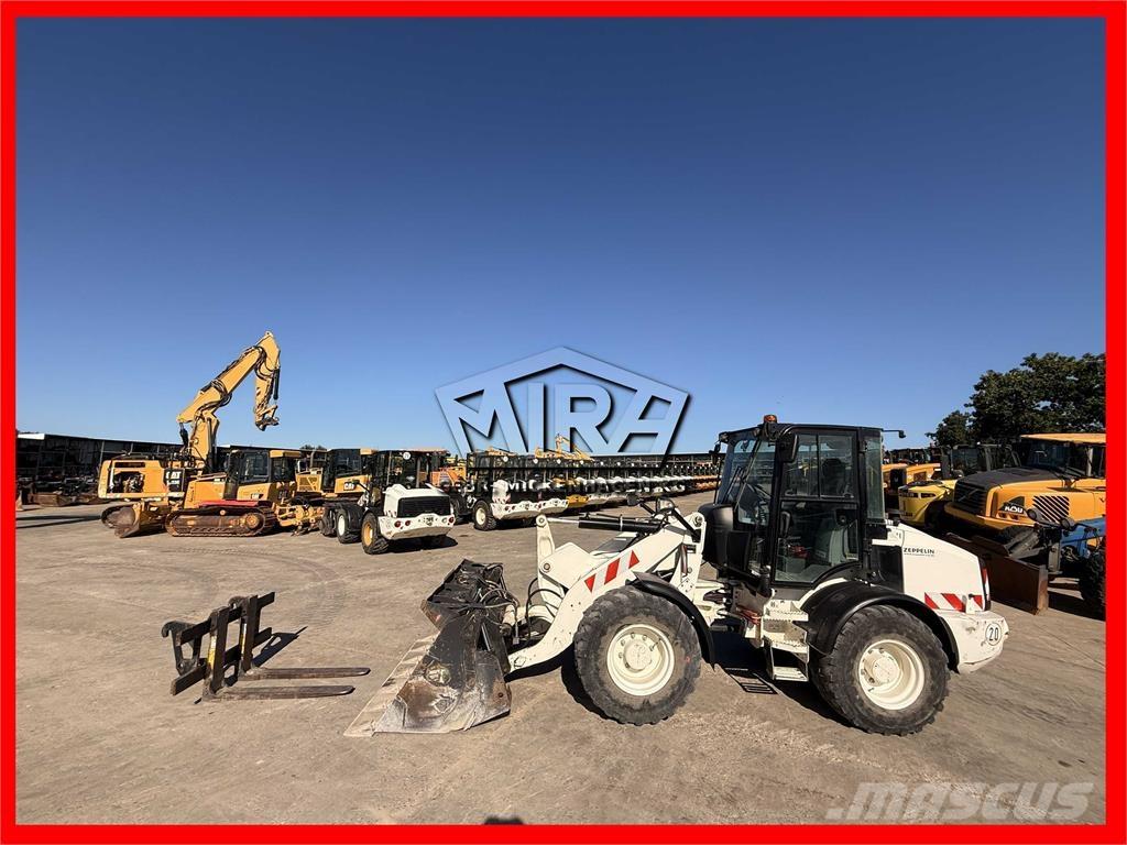 CAT 908 M Gumikerekes homlokrakodók