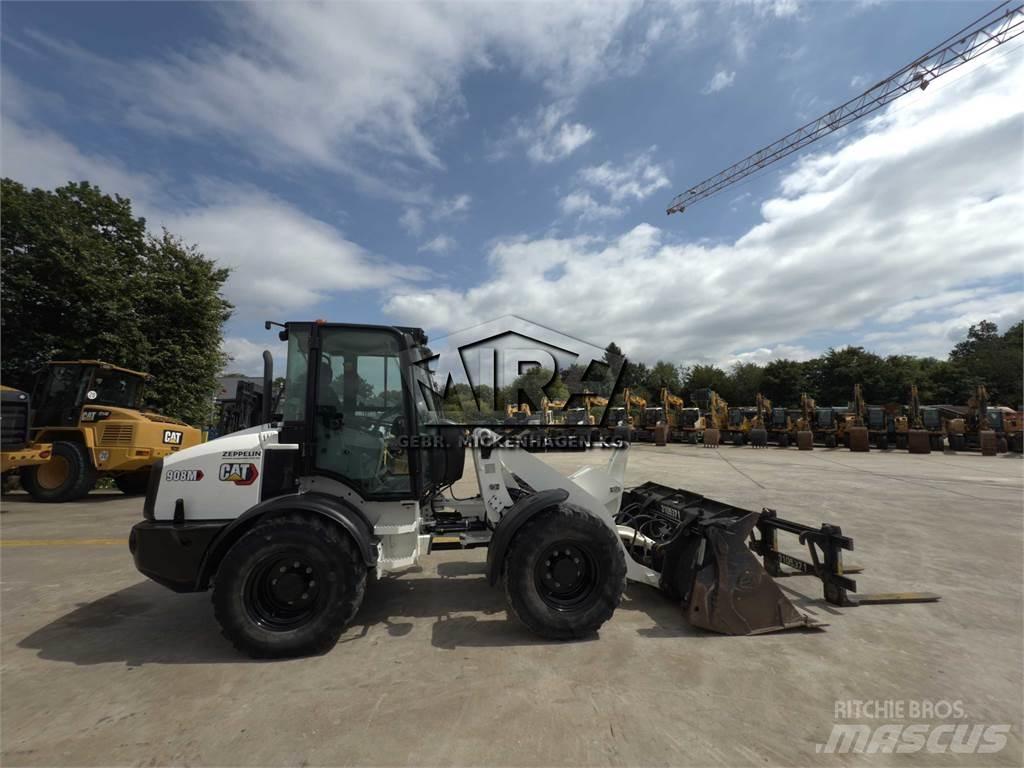 CAT 908 M Gumikerekes homlokrakodók