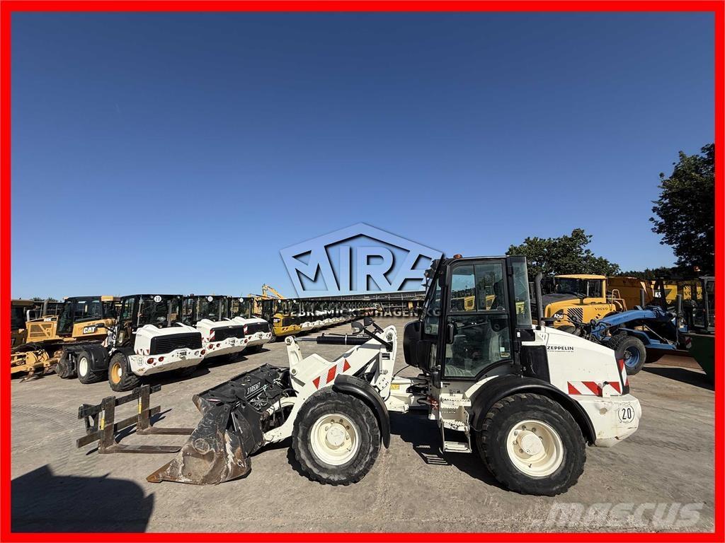 CAT 908 M Gumikerekes homlokrakodók