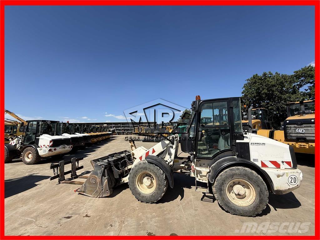 CAT 908 M Gumikerekes homlokrakodók