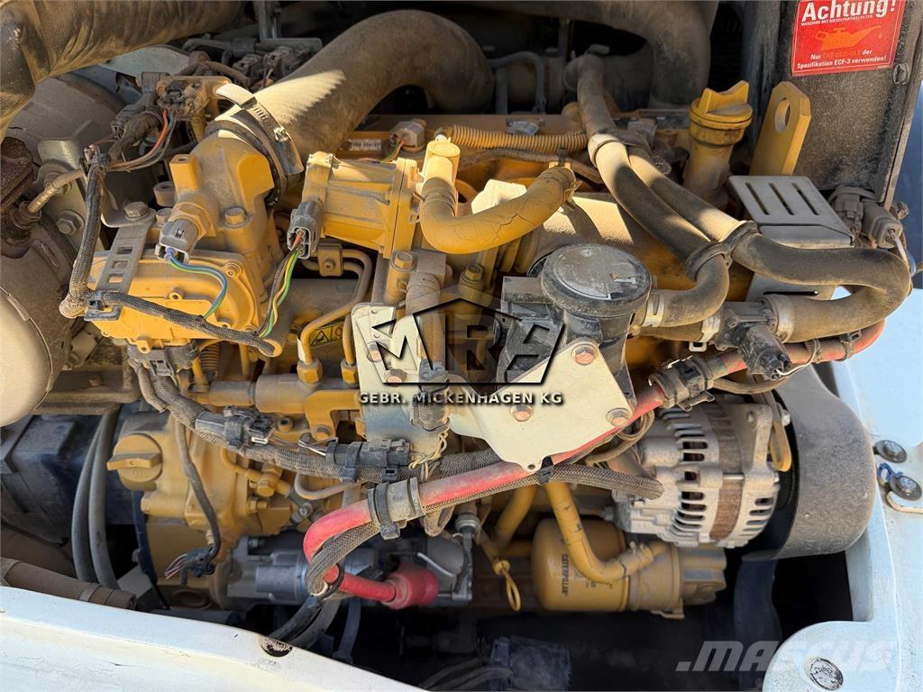 CAT 908 M Gumikerekes homlokrakodók