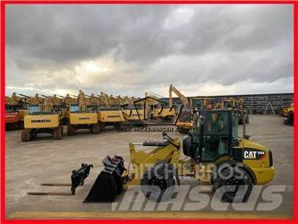 CAT 908M Gumikerekes homlokrakodók