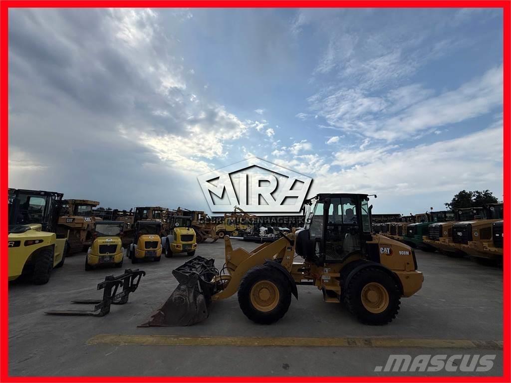 CAT 908M Gumikerekes homlokrakodók