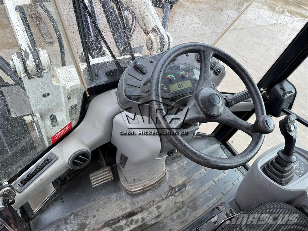 CAT 908M Gumikerekes homlokrakodók