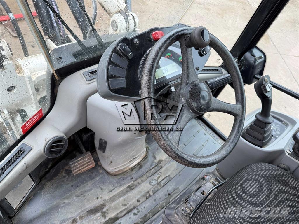 CAT 908M Gumikerekes homlokrakodók
