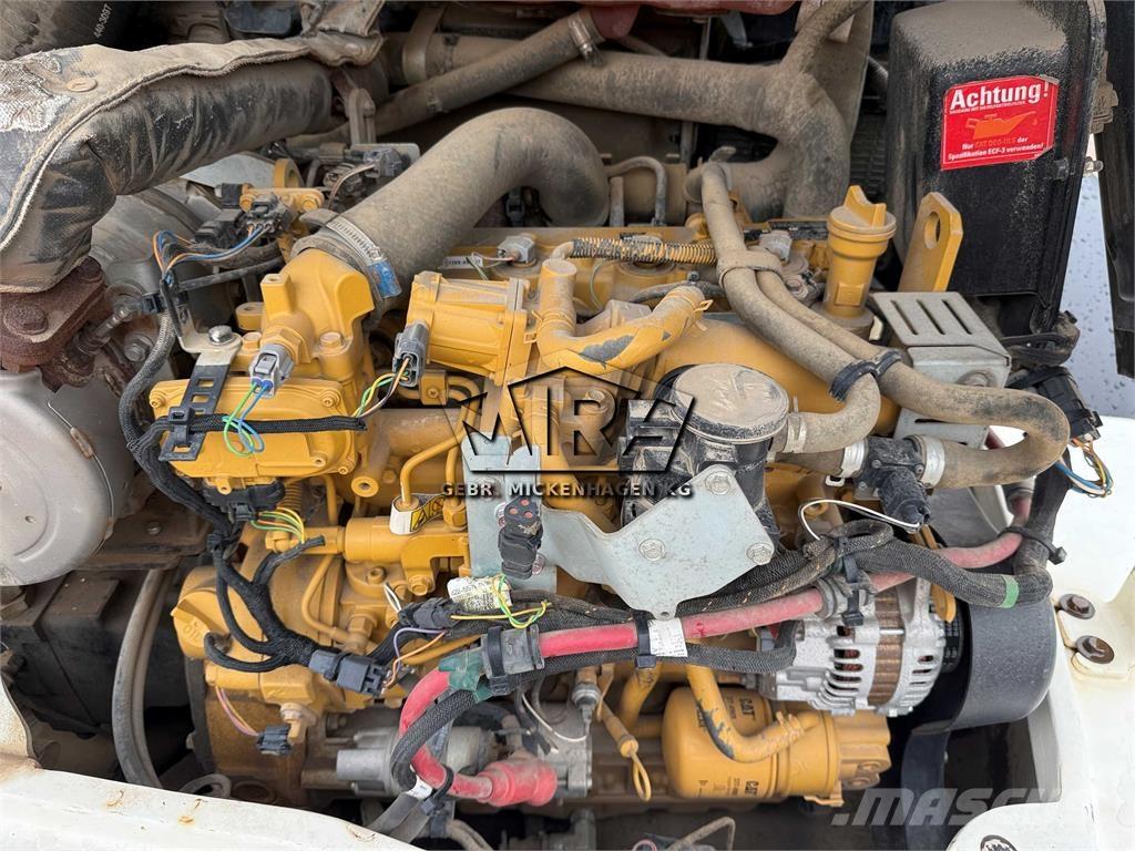 CAT 908M Gumikerekes homlokrakodók