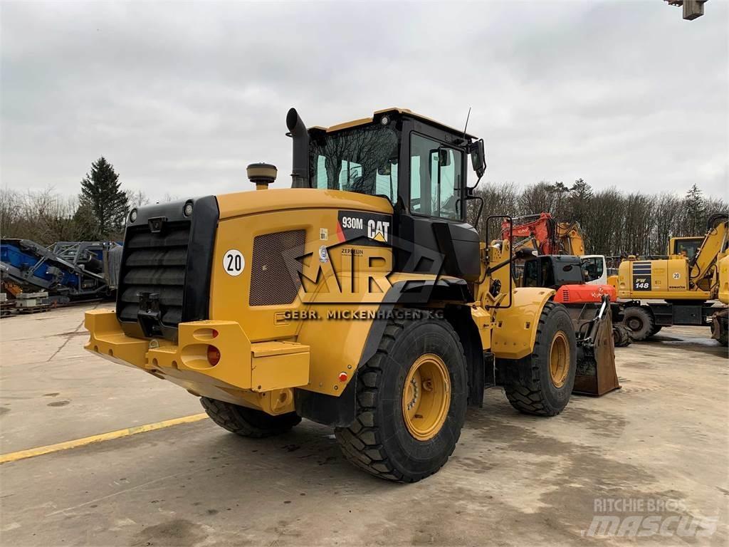 CAT 930M Gumikerekes homlokrakodók