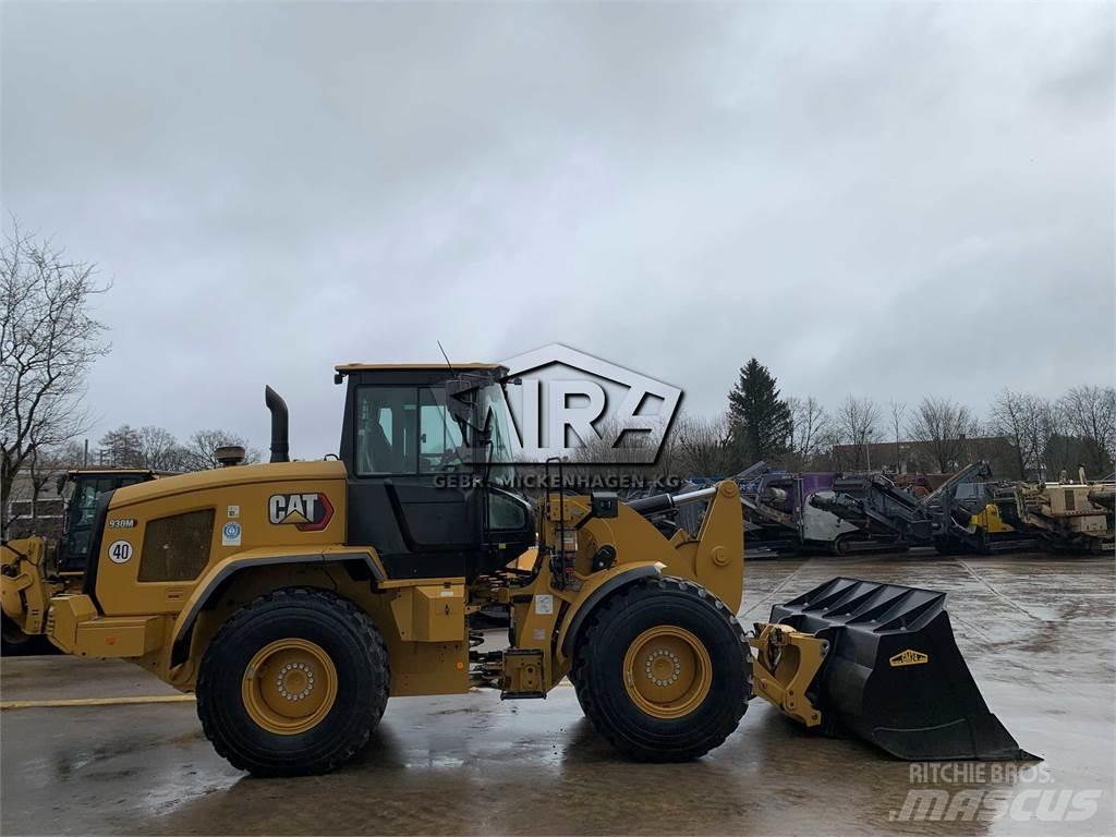 CAT 930M Gumikerekes homlokrakodók