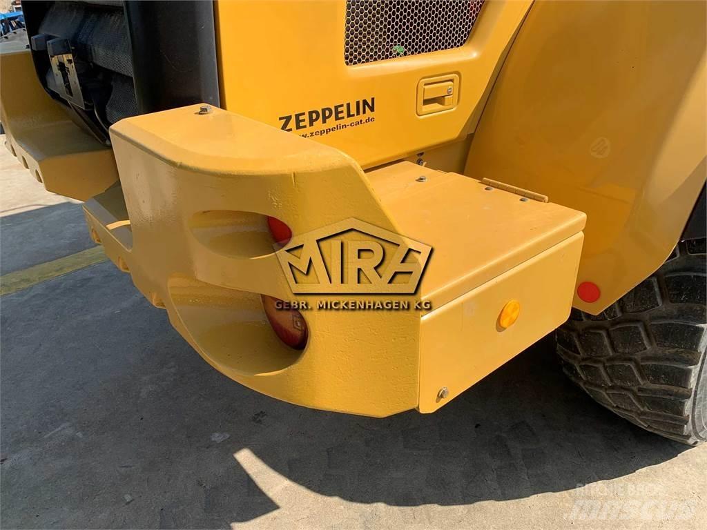 CAT 938M Gumikerekes homlokrakodók