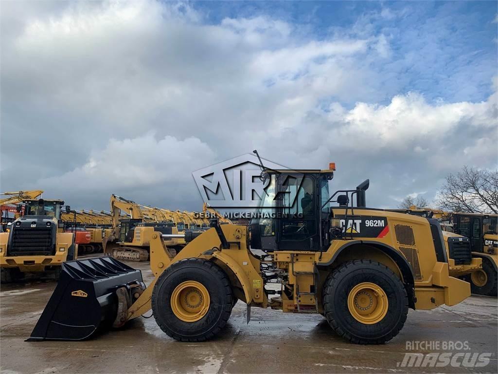 CAT 962 M ( 950 M ) Gumikerekes homlokrakodók