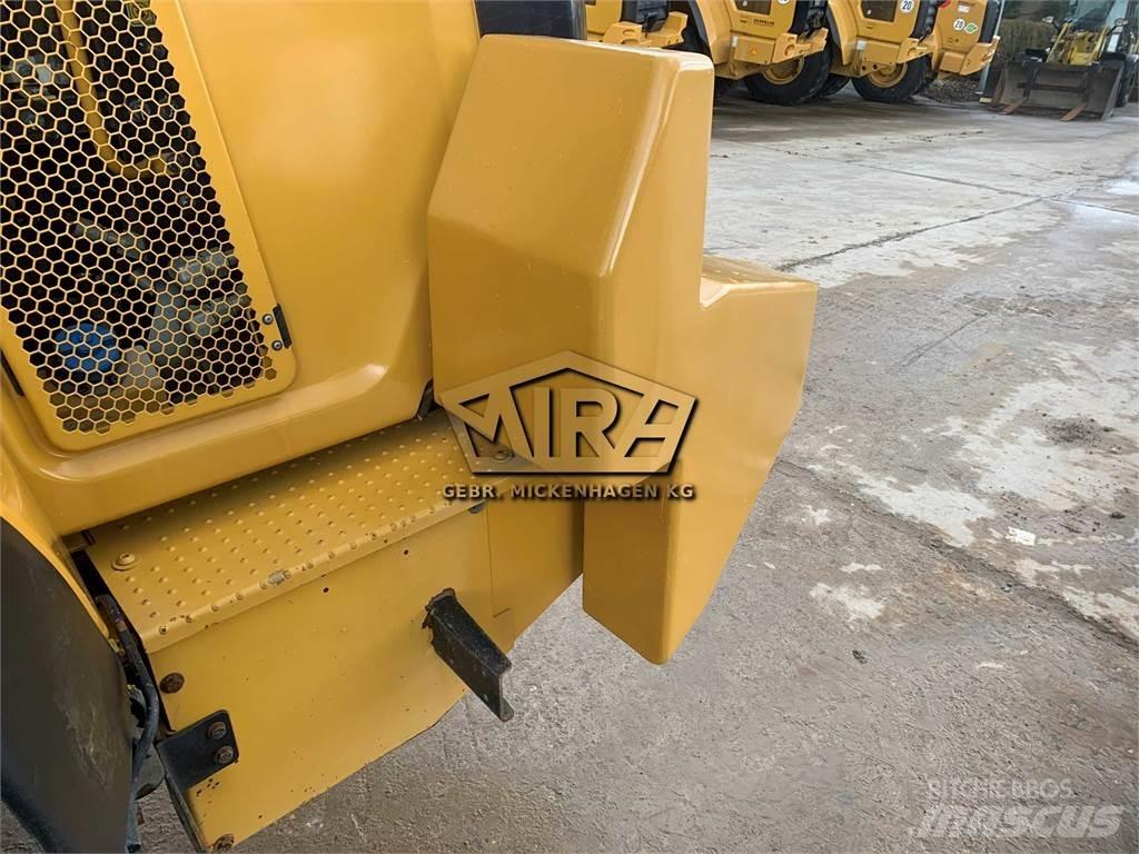 CAT 962M Gumikerekes homlokrakodók