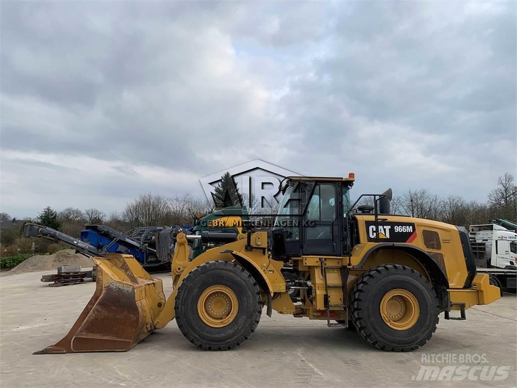 CAT 966M Gumikerekes homlokrakodók