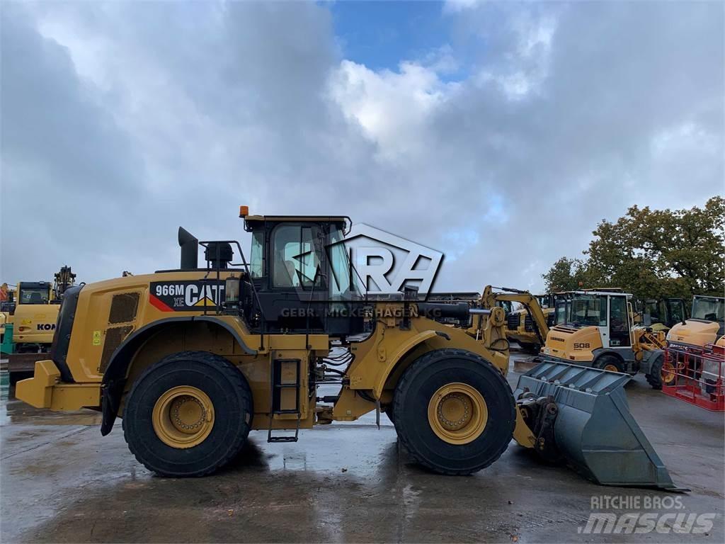 CAT 966M XE Gumikerekes homlokrakodók